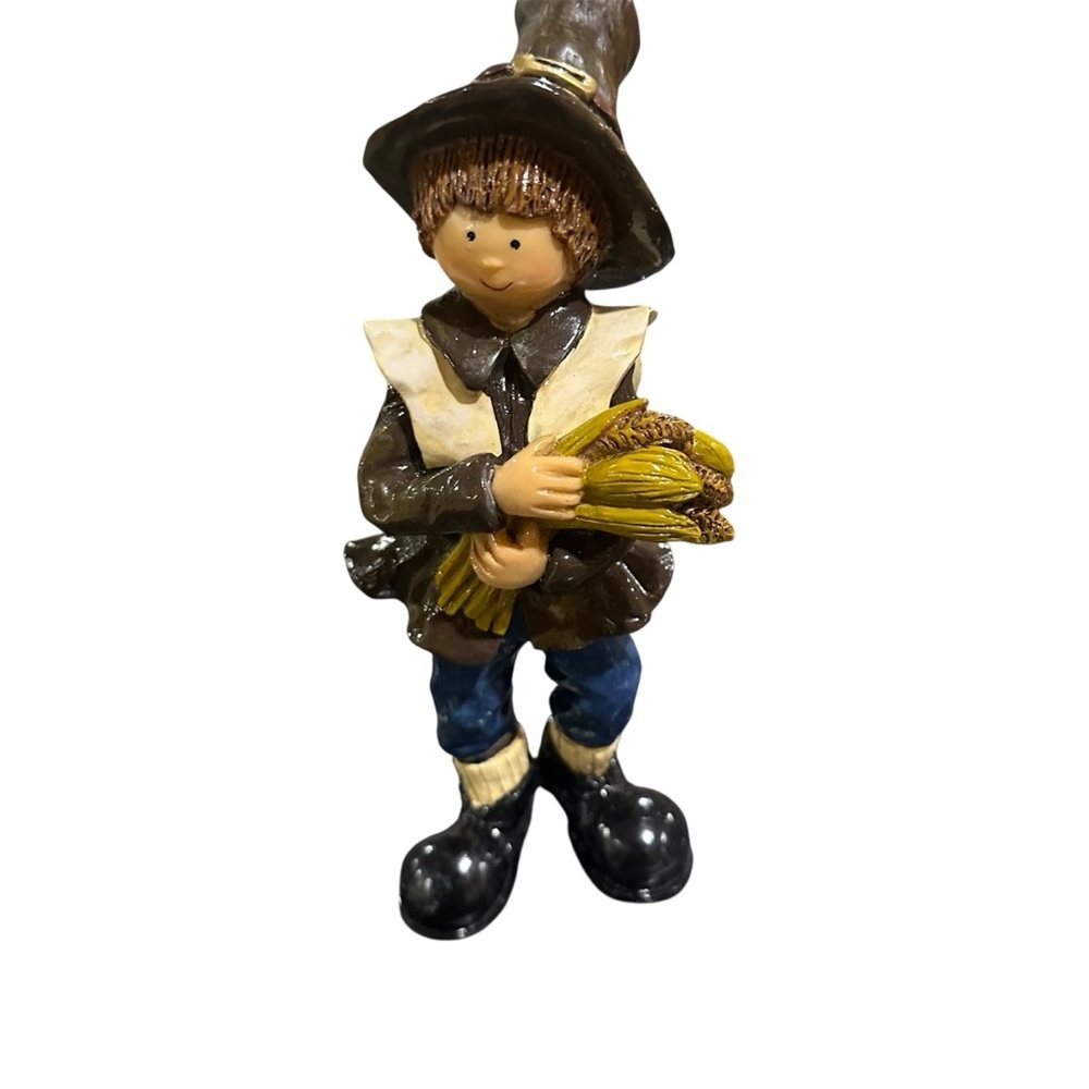 Charming Pilgrim Figurine with Wheat